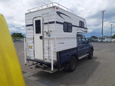 TOYOTA LAND CRUISER 70