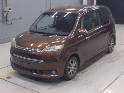 TOYOTA SPADE