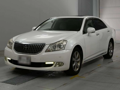TOYOTA CROWN MAJESTA