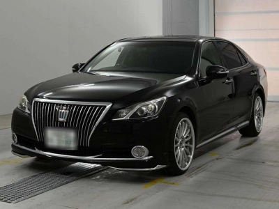 TOYOTA CROWN MAJESTA