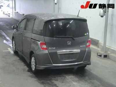 HONDA FREED SPIKE