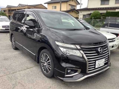 NISSAN ELGRAND