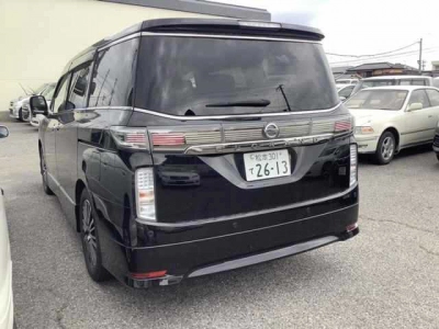 NISSAN ELGRAND
