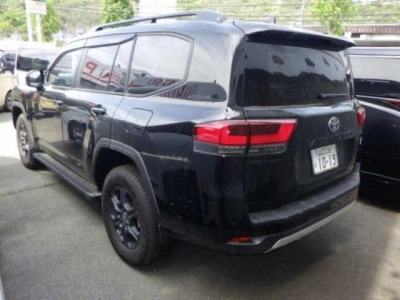TOYOTA LAND CRUISER