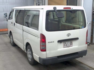 TOYOTA HIACE VAN
