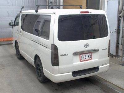 TOYOTA HIACE VAN