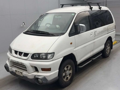 MITSUBISHI DELICA SPACE GEAR