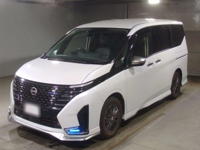 NISSAN SERENA