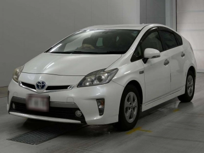 TOYOTA PRIUS PHV