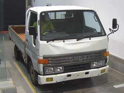 TOYOTA DYNA