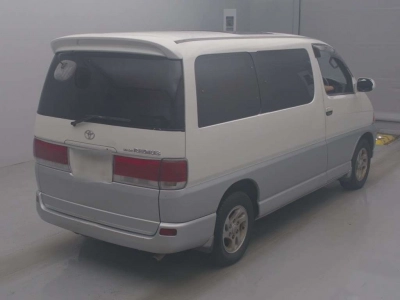 TOYOTA HIACE REGIUS