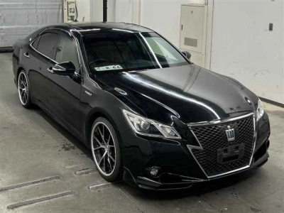 TOYOTA CROWN HYBRID