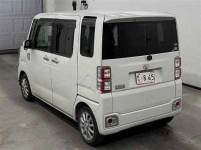 TOYOTA PIXIS MEGA