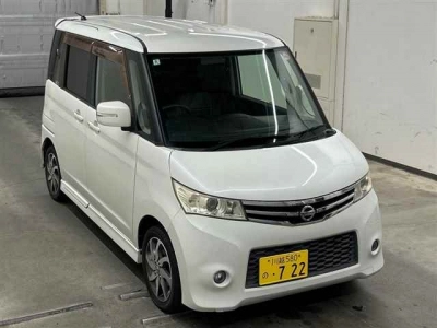 NISSAN ROOX