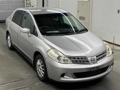 NISSAN TIIDA LATIO