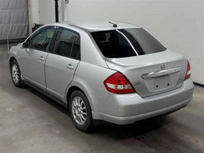 NISSAN TIIDA LATIO
