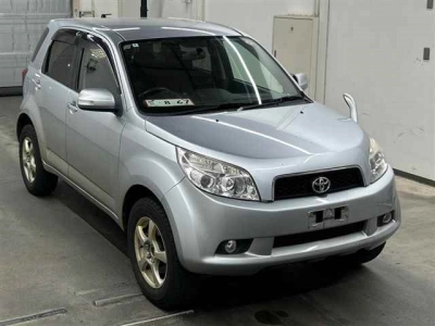 TOYOTA RUSH