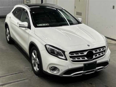 MERCEDES BENZ GLA