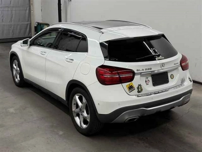 MERCEDES BENZ GLA