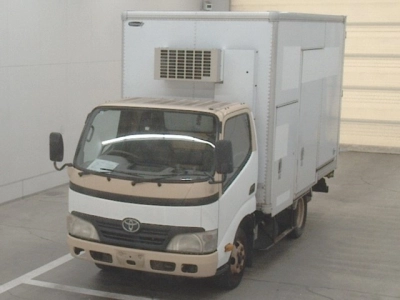 TOYOTA DYNA