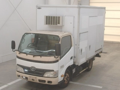 TOYOTA DYNA