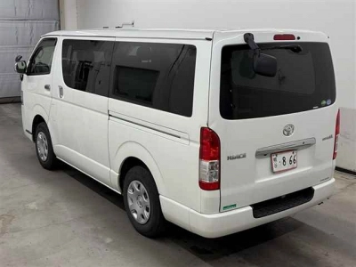 TOYOTA HIACE VAN