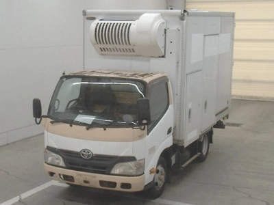TOYOTA DYNA