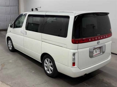 NISSAN ELGRAND