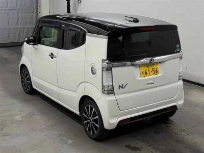 HONDA N-BOX SLASH