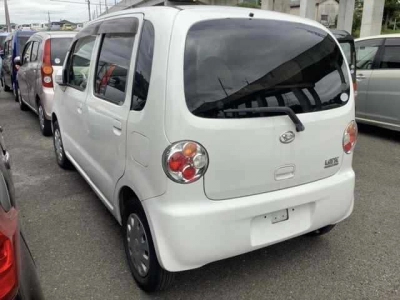 DAIHATSU MOVE LATTE