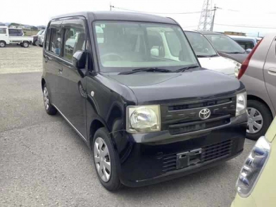 TOYOTA PIXIS SPACE
