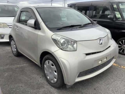 TOYOTA IQ