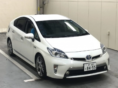 TOYOTA PRIUS PHV