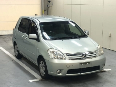 TOYOTA RAUM