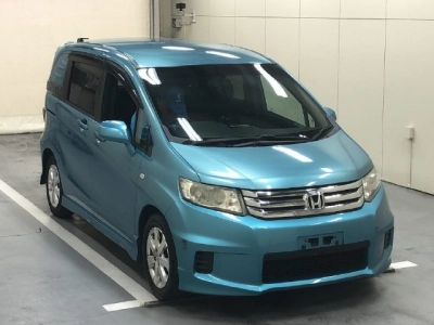HONDA FREED SPIKE