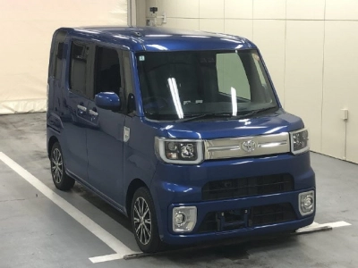 TOYOTA PIXIS MEGA