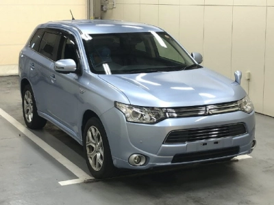 MITSUBISHI OUTLANDER PHEV