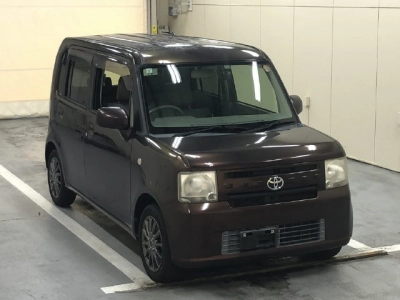 TOYOTA PIXIS SPACE