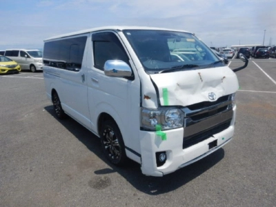 TOYOTA HIACE