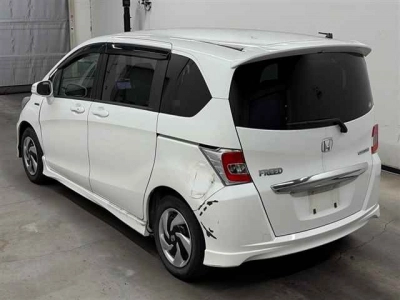 HONDA FREED HYBRID