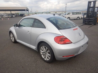 VOLKSWAGEN BEETLE