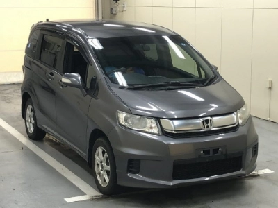 HONDA FREED SPIKE