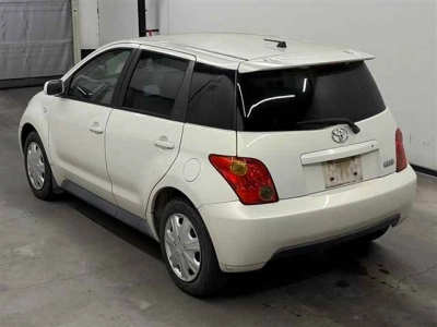 TOYOTA IST