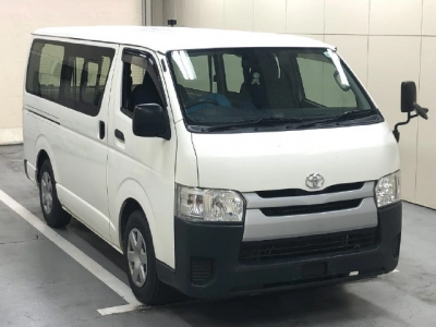TOYOTA HIACE