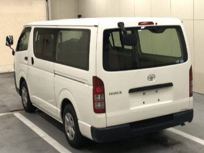 TOYOTA HIACE