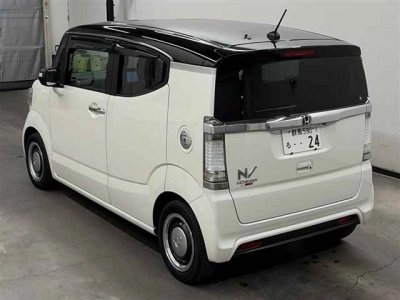 HONDA N-BOX SLASH