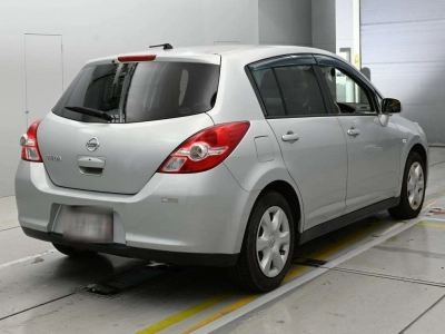NISSAN TIIDA