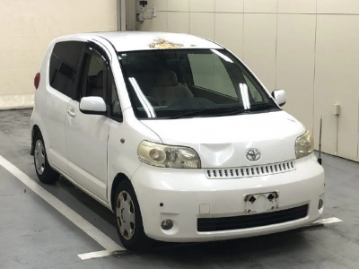 TOYOTA PORTE