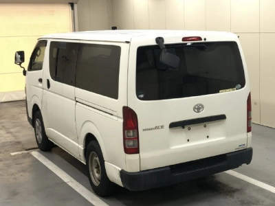 TOYOTA REGIUS ACE