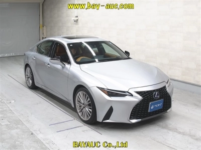 LEXUS IS